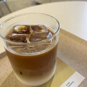 모모스 로스터리&커피바 사진