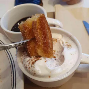 몬도커피츄러스 사진