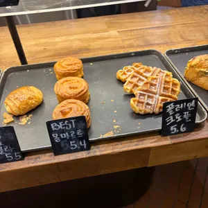 곤트란쉐리에 사진