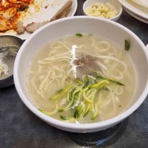 훼미리손칼국수 사진