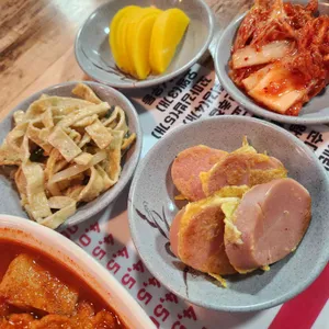 이모네옛날떡볶이&돈가스 사진 1