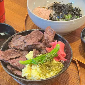 고기가득덮밥 사진 1