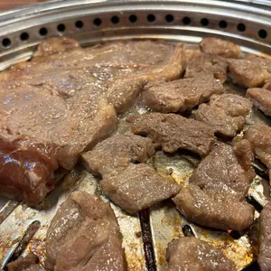 뚱돼지생고기 사진