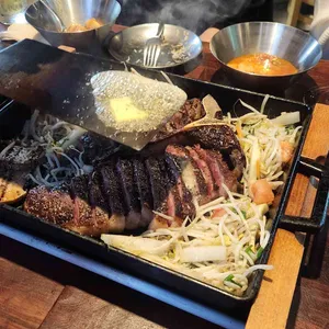 윤익 대표 사진