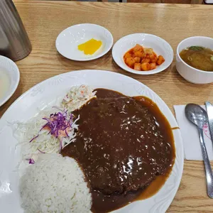 아줌마돈까스 사진