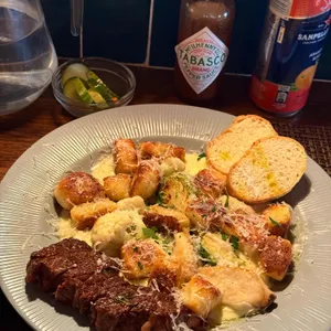 테이커테이블 사진