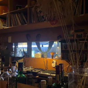 홀리데이바 리뷰 사진