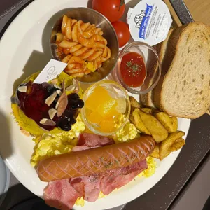 앳니스 대표 사진