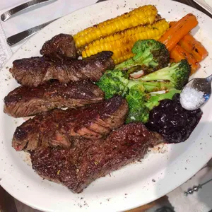 마젠타 대표 사진