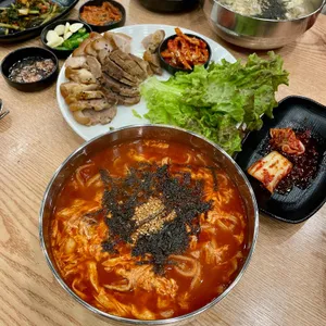 안춘공주얼큰이칼국수 사진