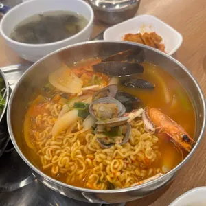 속초오징어시장 사진