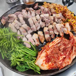 할매솥뚜껑삼겹살 사진