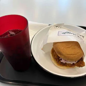 롸카두들 내쉬빌 핫치킨 사진