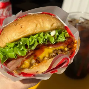 홀리베어버거 대표 사진