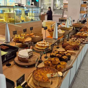 로와이드 압구정 사진