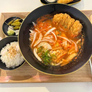 히도 카츠 대표 사진