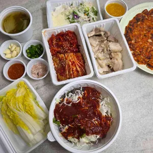 돈통마늘보쌈 사진