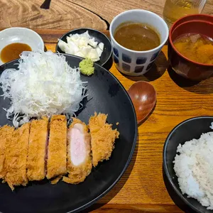 카츠 바이 콘반 사진