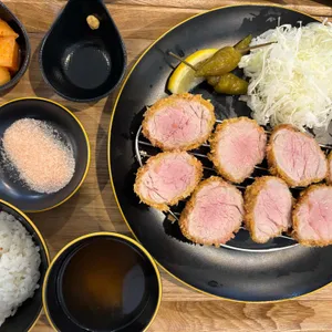 히도 카츠 대표 사진