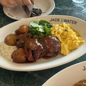 제이드앤워터 사진