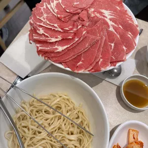 방이샤브샤브칼국수 대표 사진