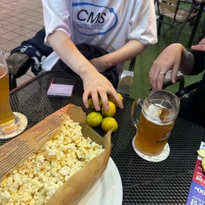 쓰리몽키즈 사진