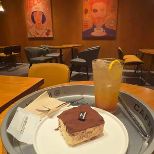 파스쿠찌 대표 사진