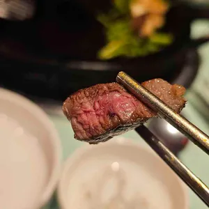 꾸석지돌판한우 사진