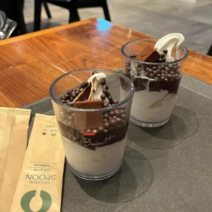 폴바셋 대표 사진