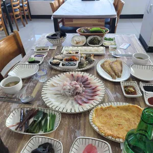 한반도회대게직판장 사진