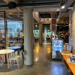 다이닝 카페 아다마스253 리뷰 사진