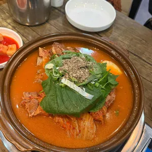 엄마손 묵은지와감자탕 사진 1