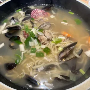 고래해물칼국수 사진