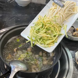 오늘도 보쌈 칼국수 사진