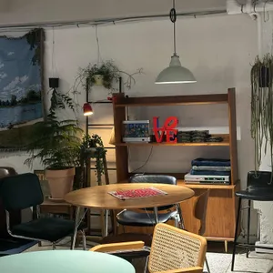 땡스투홀리데이 리뷰 사진