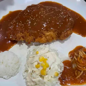 돈까스먹는용만이 사진