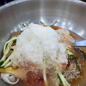 왕세숫대야냉면 사진