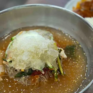 왕세숫대야냉면 사진