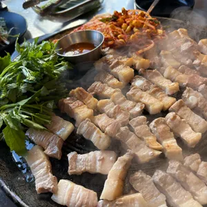 할매솥뚜껑삼겹살 사진