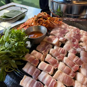 할매솥뚜껑삼겹살 사진