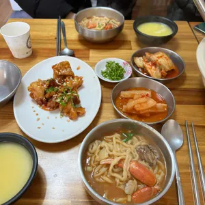 비오네손칼국수 사진