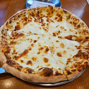 명동피자 사진 1