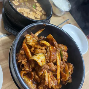 고집불통토굴속묵은지 사진