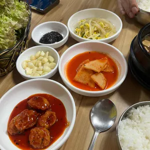 고집불통토굴속묵은지 사진