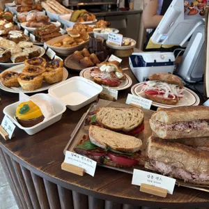 빵 한모금 사진