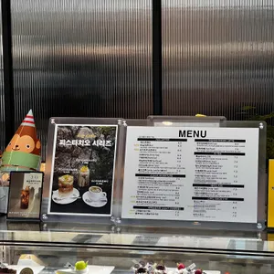 베이커리카페 공간 리뷰 사진