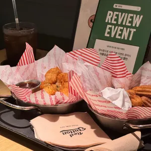 보드게임카페 레드버튼 사진 2