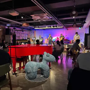 레드피아노 LP카페 리뷰 사진