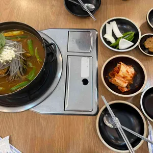 차밭골돌솥감자탕 사진 1