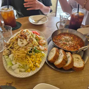 샐루아투스 사진 1